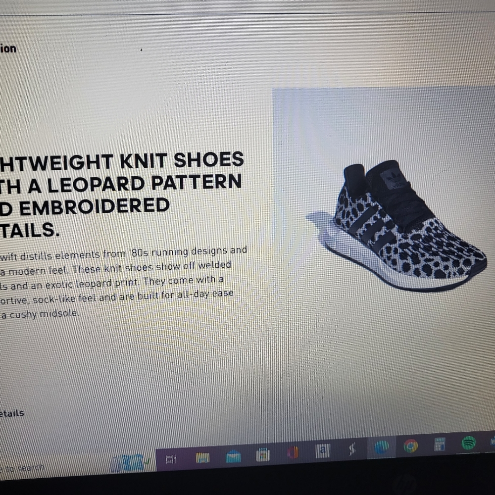 Adidas Women Size 7.5 US Swift Run Black and Gray Sneakers 👟